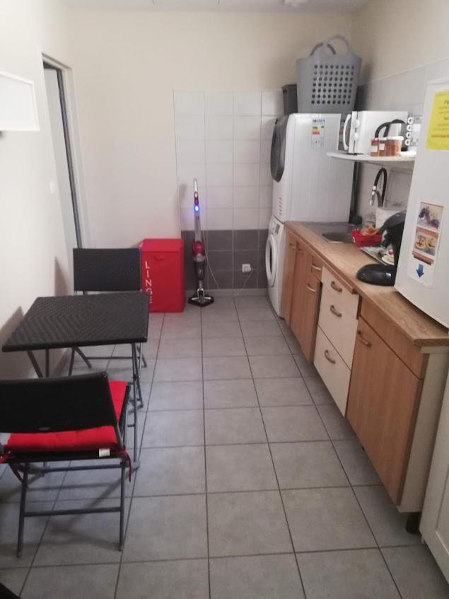 Chambre Avec Salle De Bain Privatisee Avec Petit Dejeuner Compris Auxonne Luaran gambar