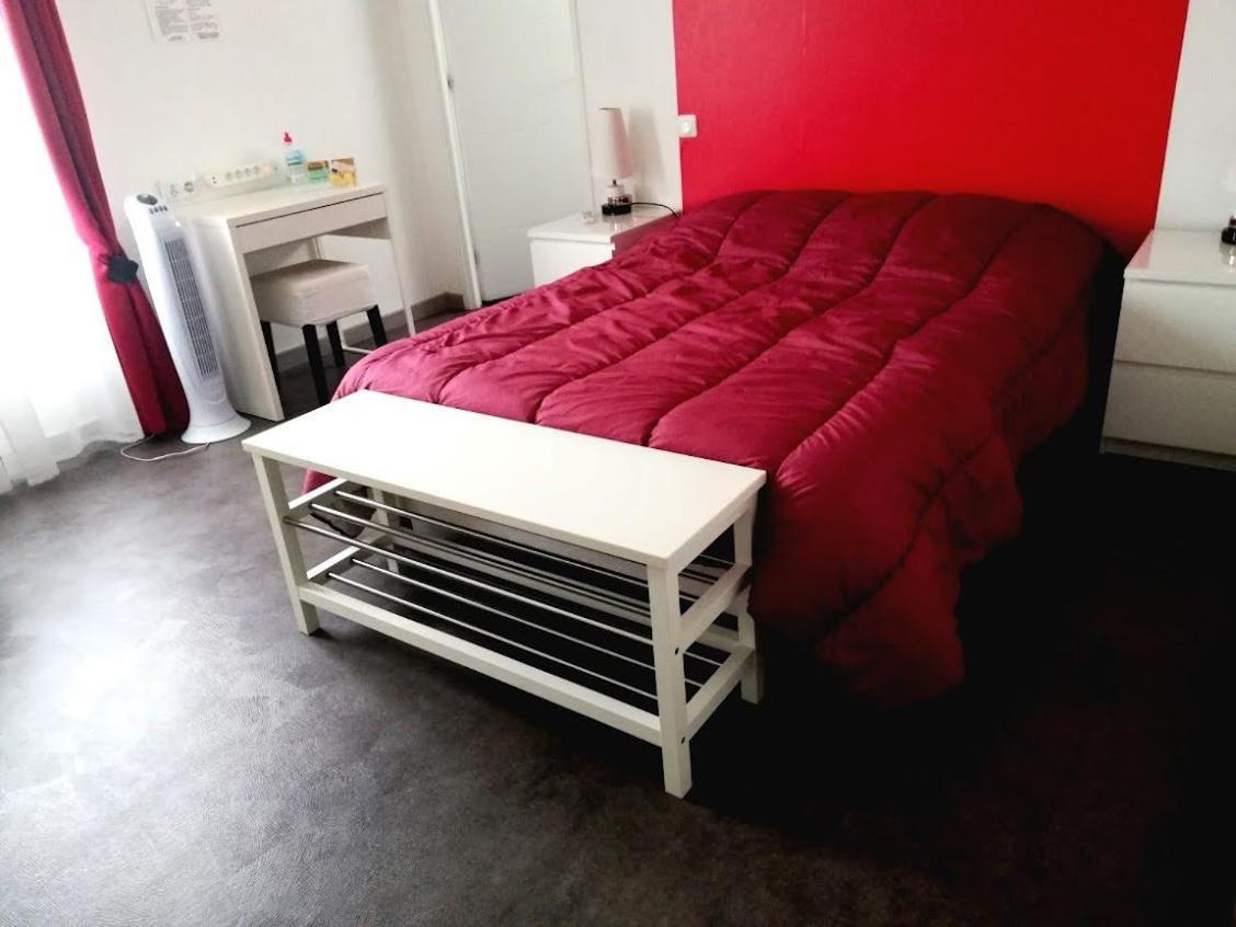 Chambre Avec Salle De Bain Privatisee Avec Petit Dejeuner Compris Auxonne Luaran gambar